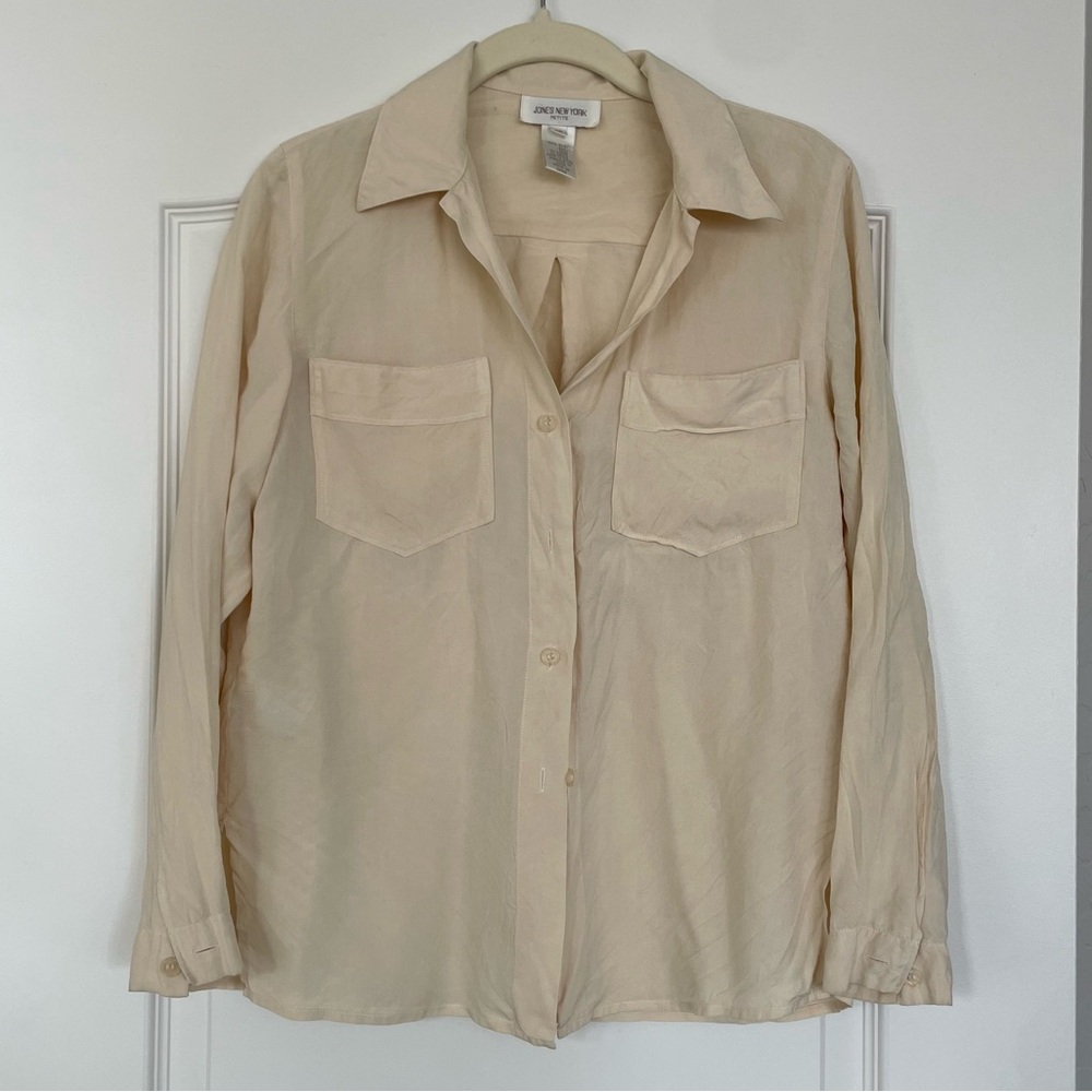 Jones New York Buttery Yellow 100% Silk Button Up Blouse Size 2P Business Casual